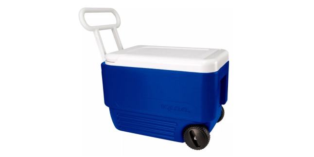 Igloo cooler with wheels