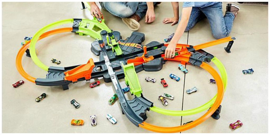 Hot Wheels Colossal Crash Track Set 