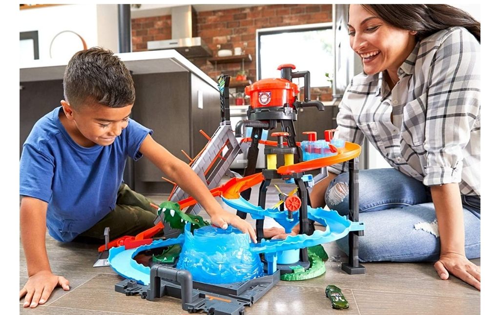 Hot Wheels Ultimate Gator Car Wash Playset