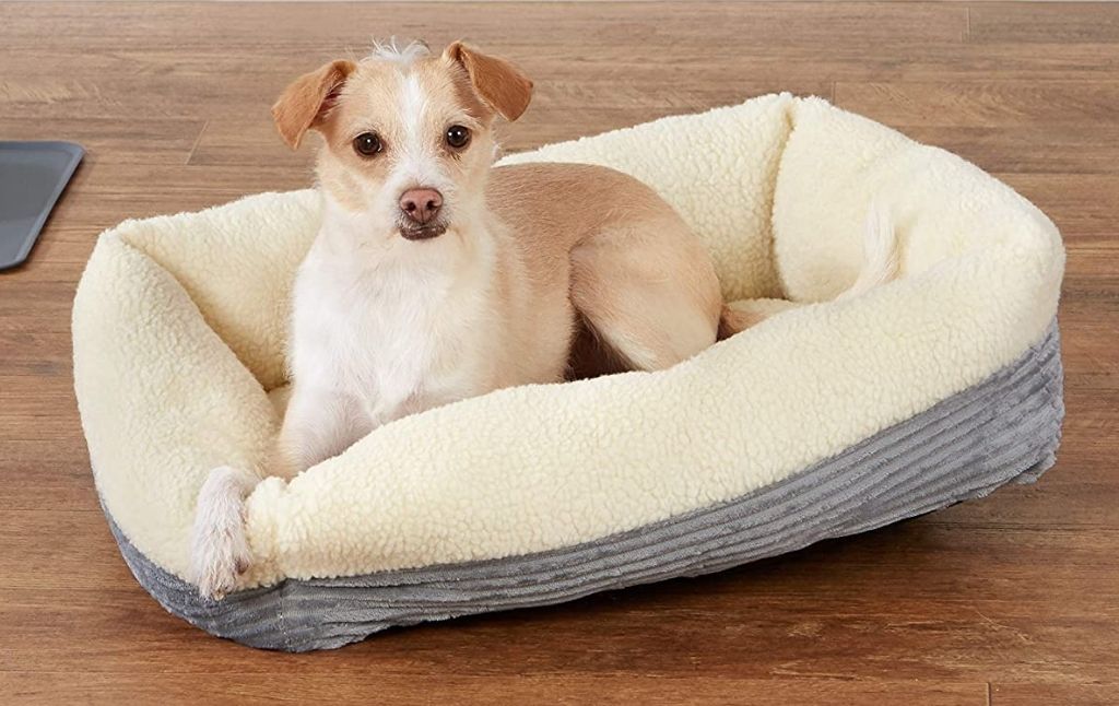 Amazon Basics warming dog bed