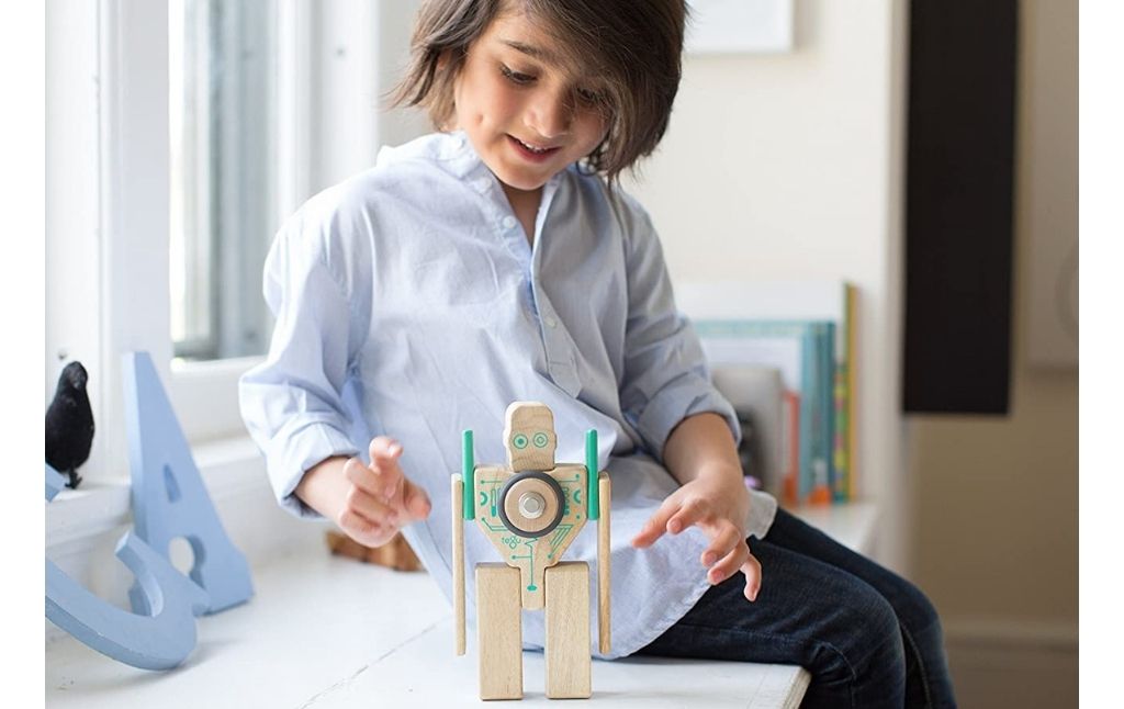 Tegu Magbot Magnetic Wooden Block Set