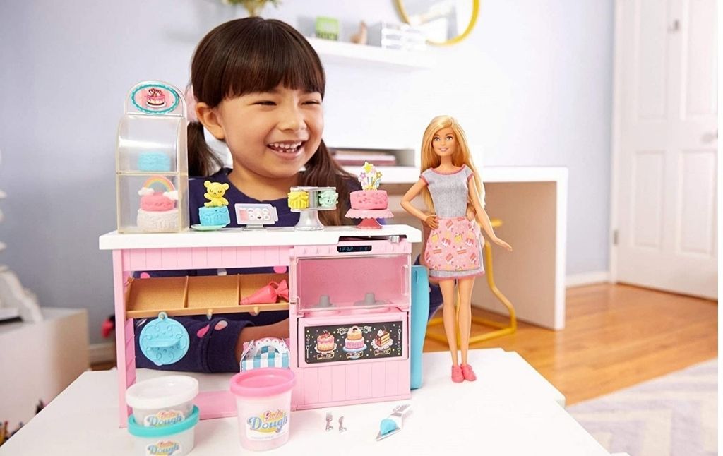 Barbie cake decorating playset