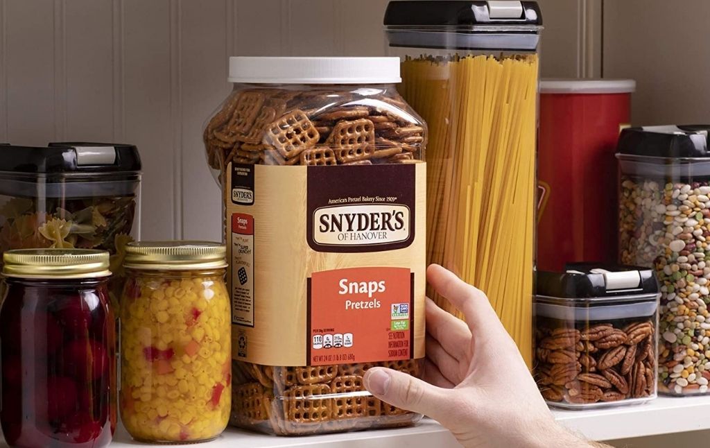 snyders snaps pretzels