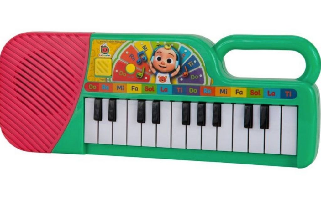 cocomelon play piano