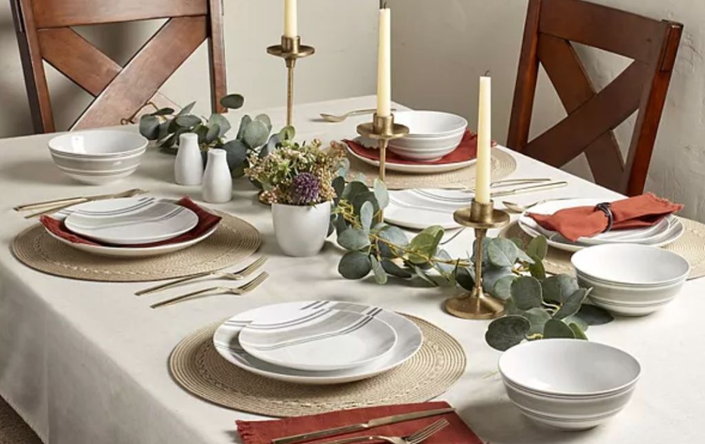 dinnerware set