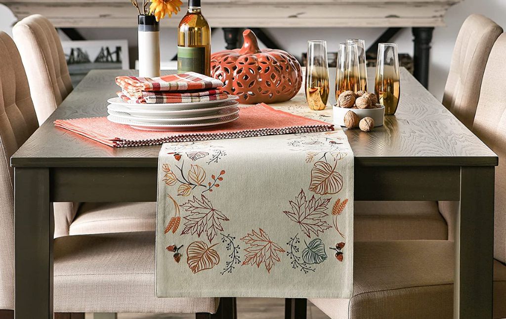 Thanksgiving table runner