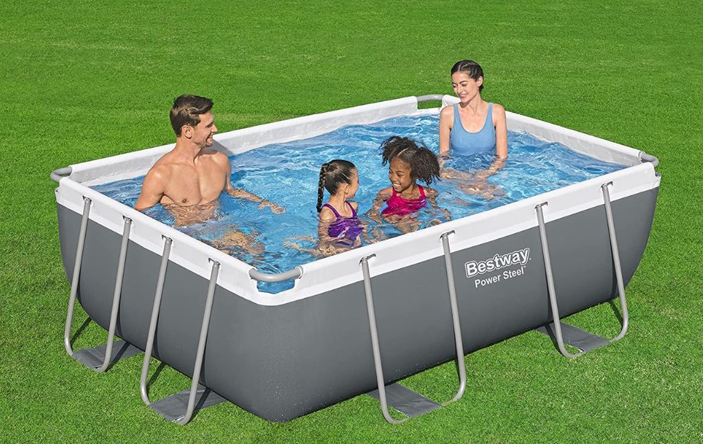 outdoor rectangular pool