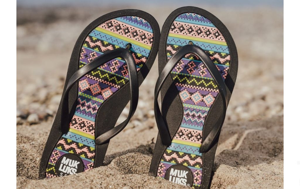 muk luks flip flops