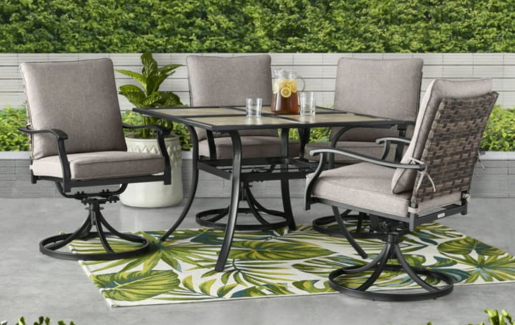 outdoor dining set