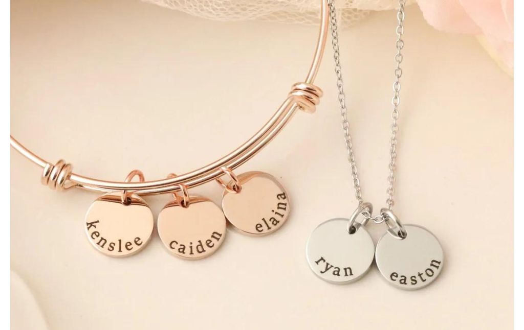 personalized necklace