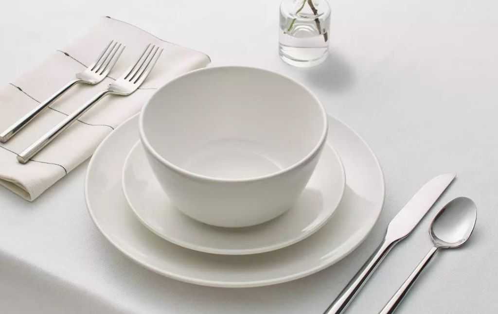 dinnerware set