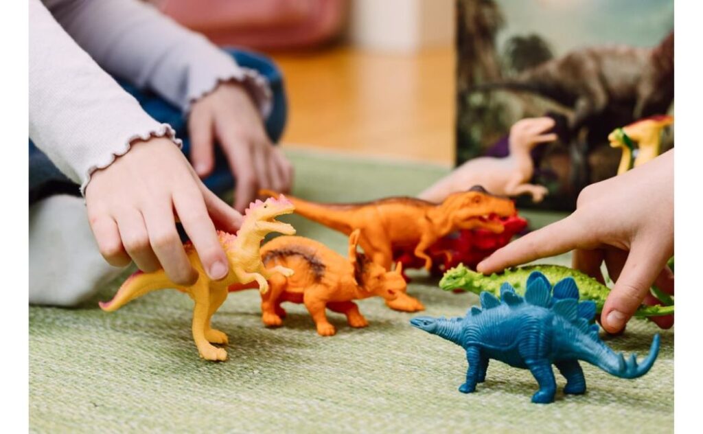 toy dinosaurs