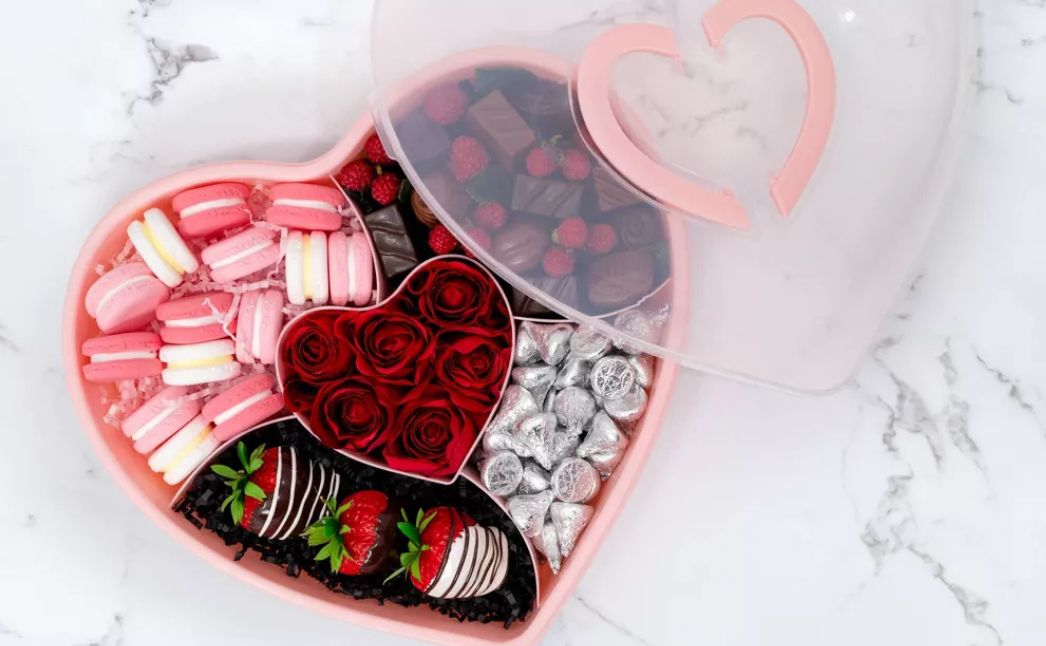 heart snackle box